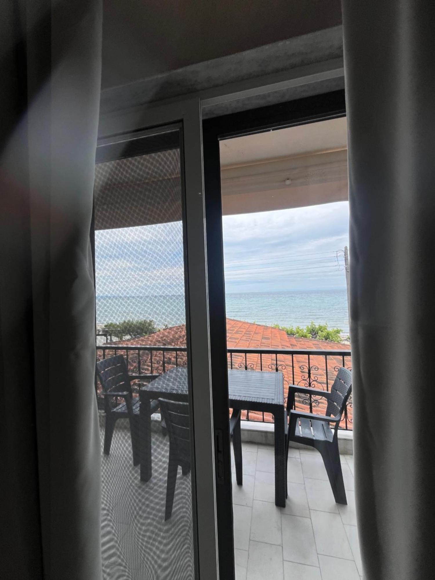 Okkio Sea View Lägenhet Vergia Exteriör bild