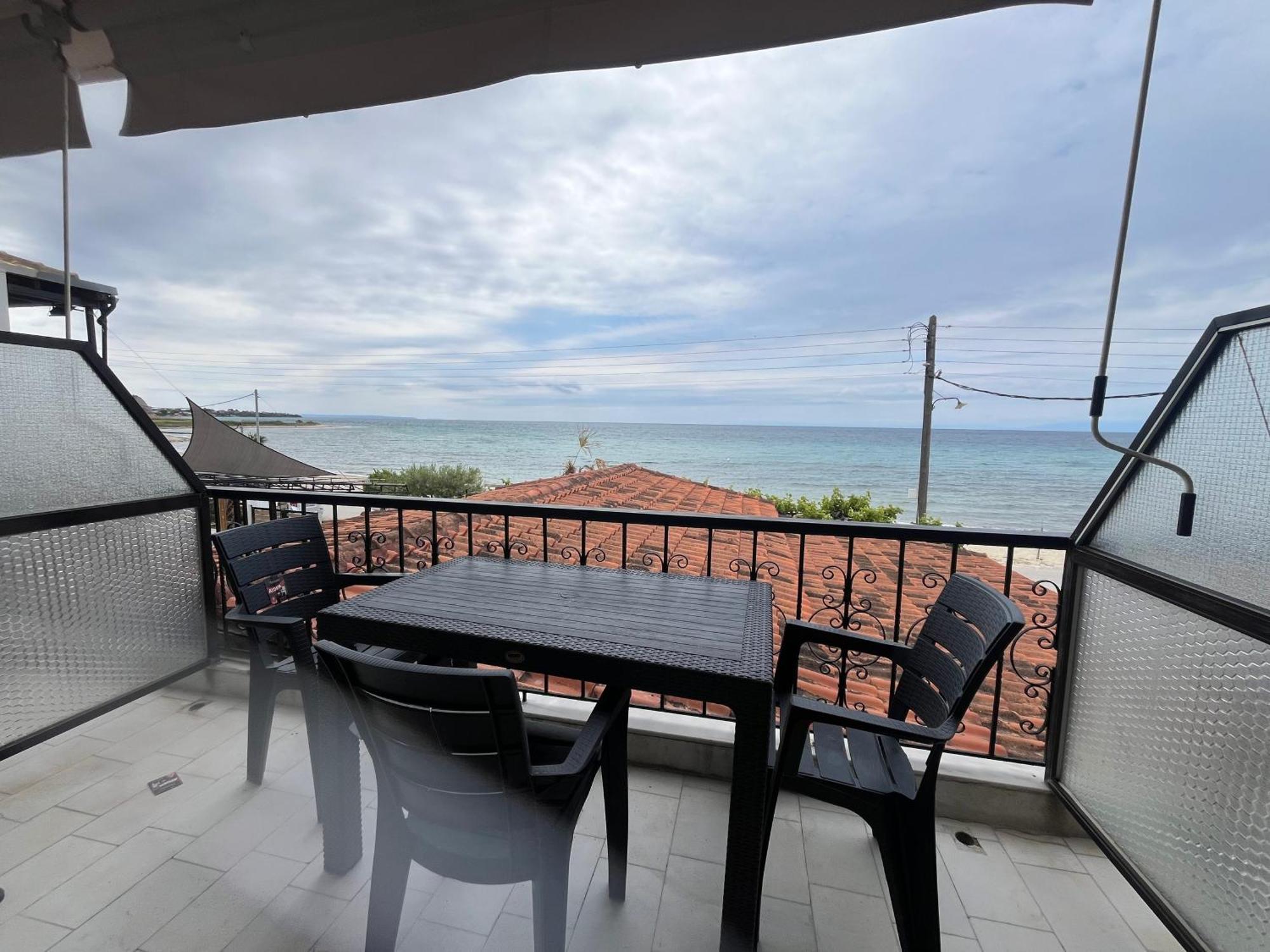 Okkio Sea View Lägenhet Vergia Exteriör bild
